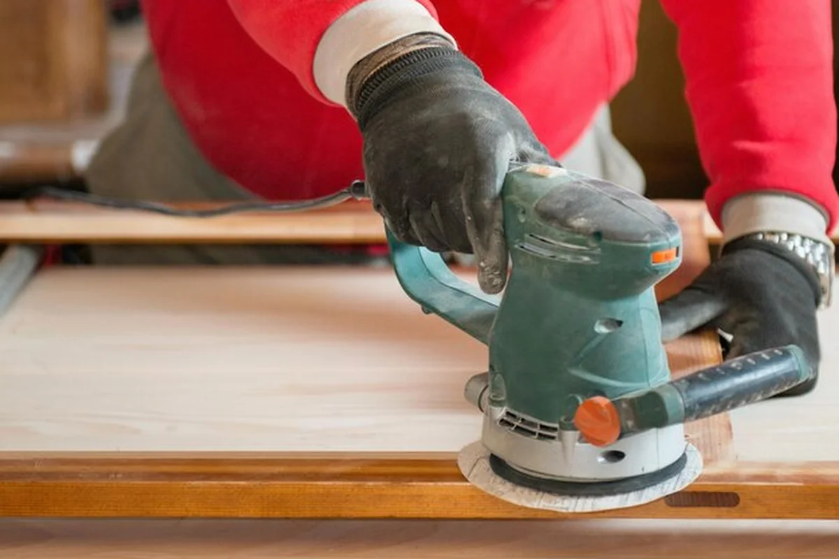 Jak odnowić boazerię? Sprawdź, sposoby na jej odświeżenie!